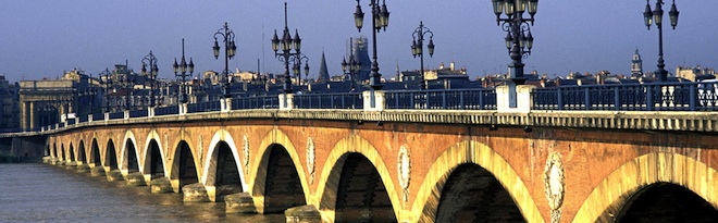 Impression drapeau publicitaire, bache et kakemono sur Bordeaux